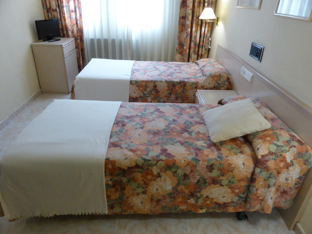 Hotel La Branina Вилаблино Стая снимка
