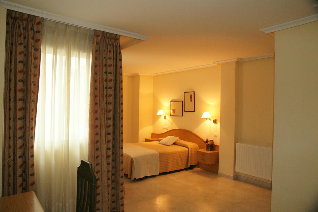 Hotel La Branina Вилаблино Стая снимка