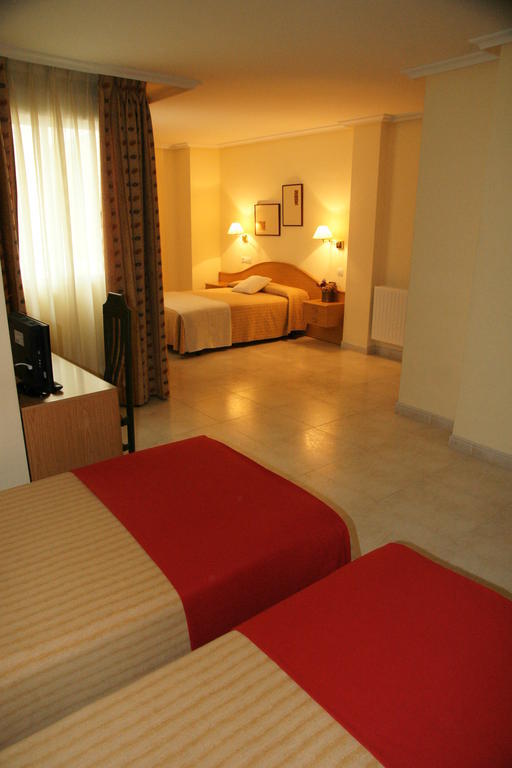 Hotel La Branina Вилаблино Стая снимка