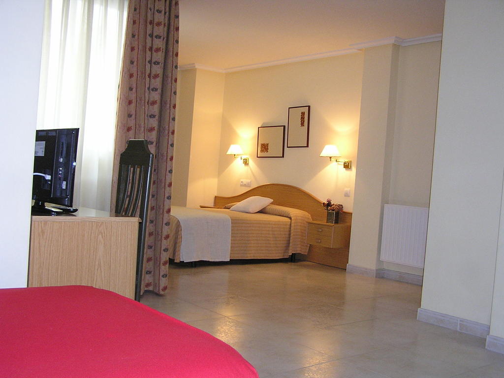 Hotel La Branina Вилаблино Стая снимка
