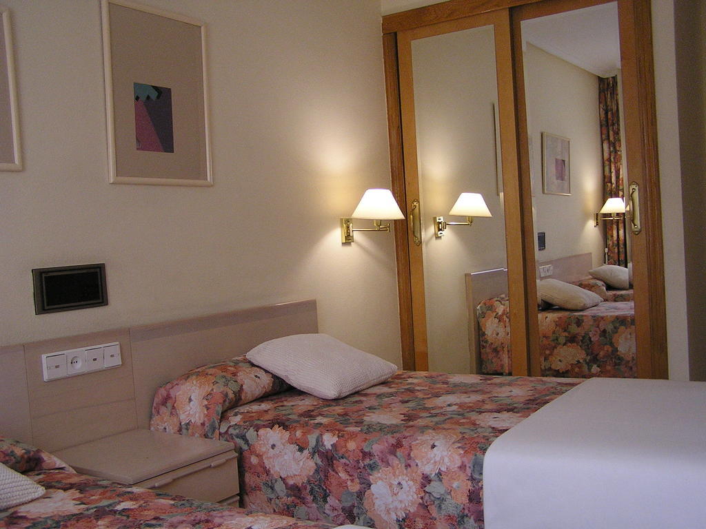 Hotel La Branina Вилаблино Стая снимка